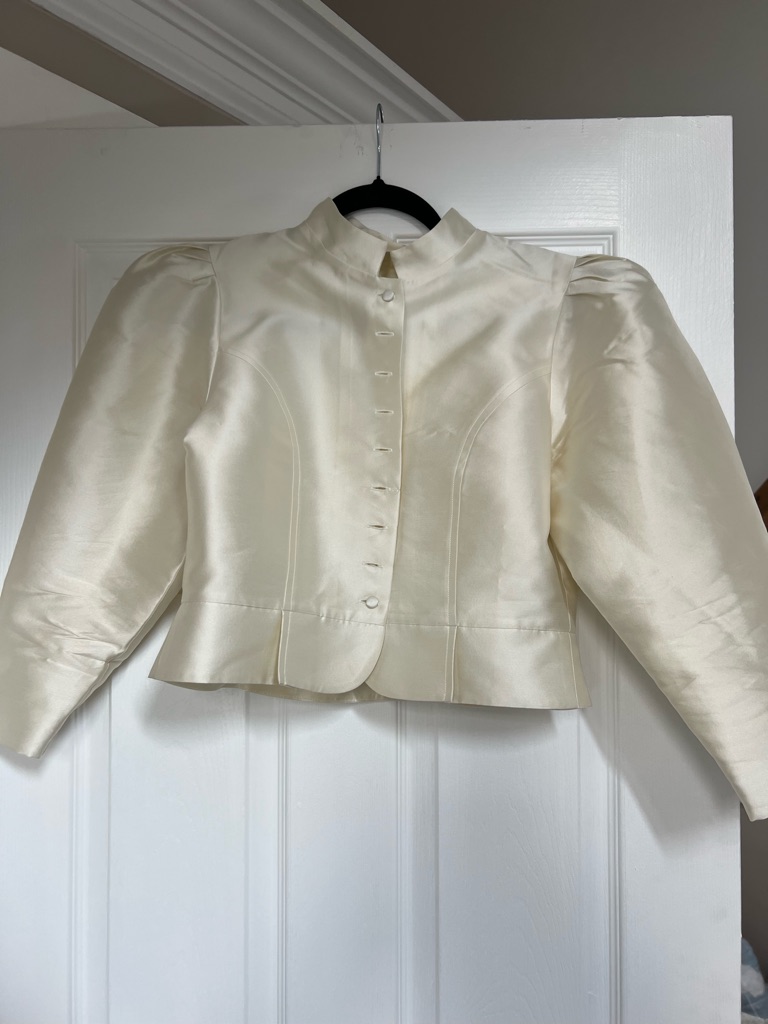 Women's Cream Satin Puff-Sleeve Cropped Blazer